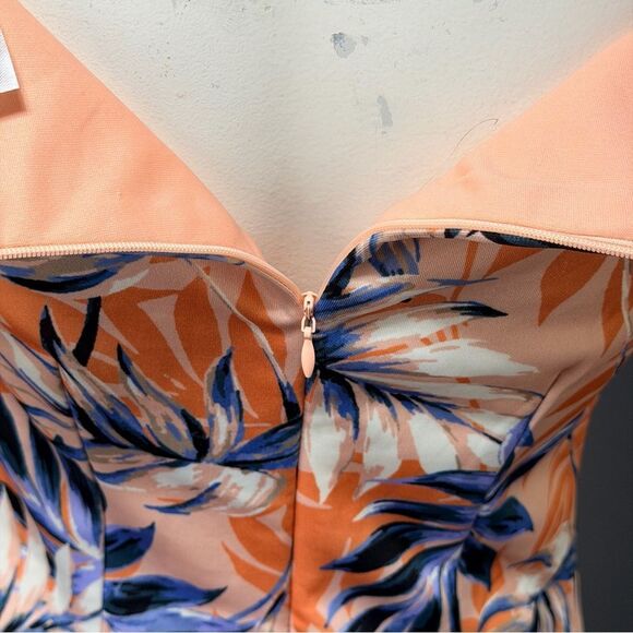 VENUS Tropical Print Off-Shoulder Midi Dress in Peach and Navy (rack 9) - Picture 8 of 10